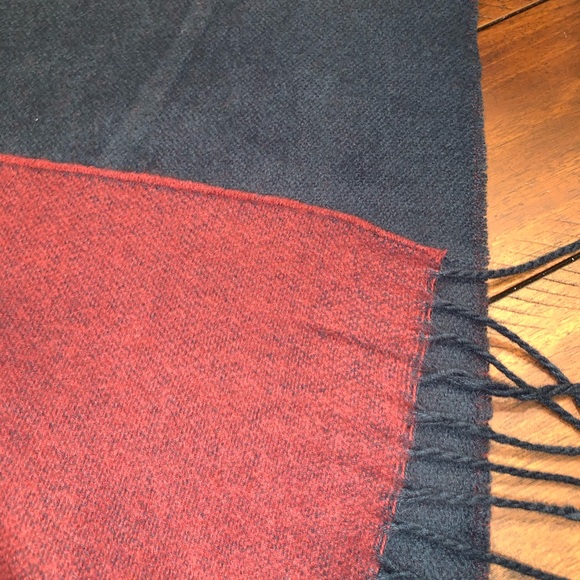 Scarf 🧣 - Picture 3 of 4